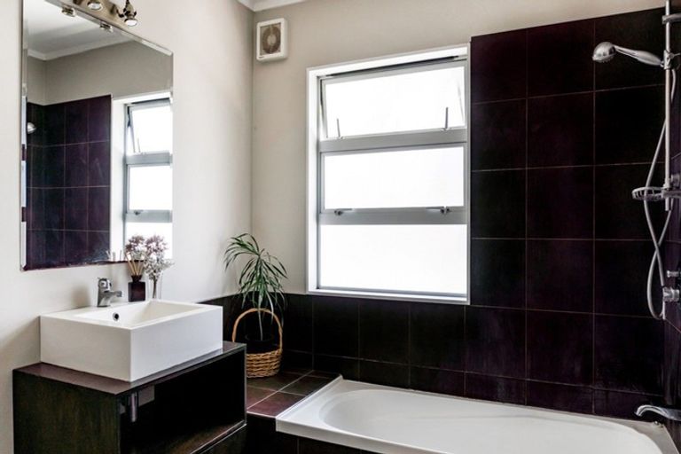 Photo of property in 15 Violet Street, Raglan, 3225