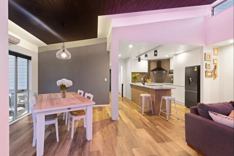 Photo of property in 121 Tauranga Place, Orewa, 0931