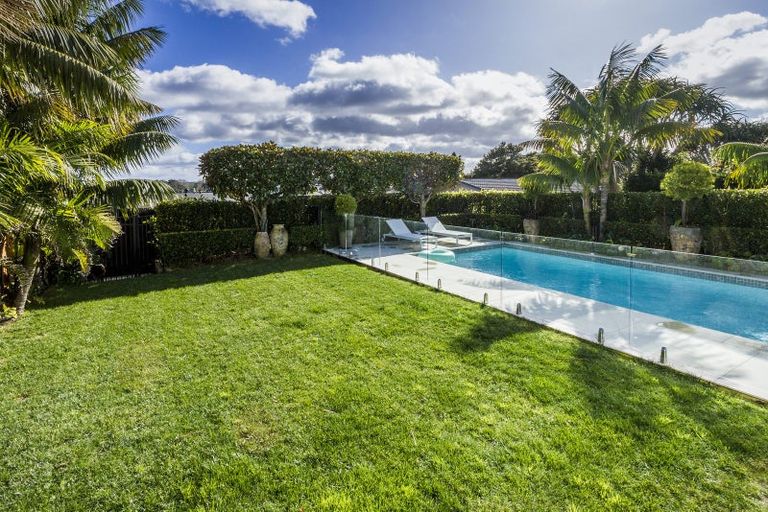 Photo of property in 306 Hurstmere Road, Takapuna, Auckland, 0622
