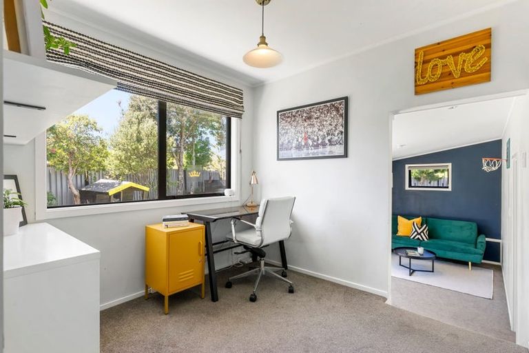 Photo of property in 30 Fairdale Place, Birkdale, Auckland, 0626