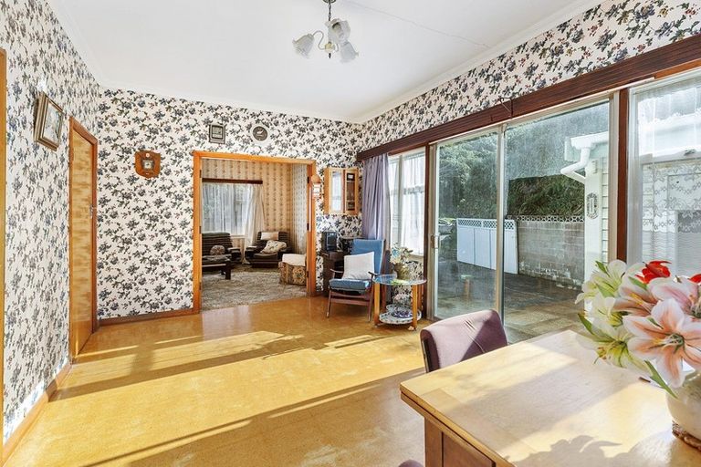 Photo of property in 181 Houghton Bay Road, Houghton Bay, Wellington, 6023