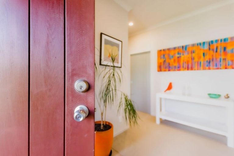 Photo of property in 17 Regent Drive, Paraparaumu Beach, Paraparaumu, 5032