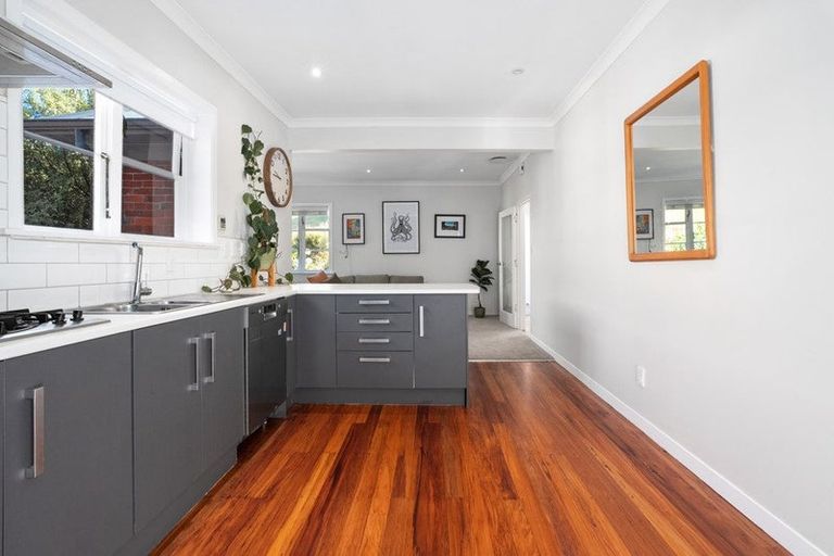 Photo of property in 544 Broadway, Strathmore Park, Wellington, 6022