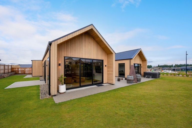 Photo of property in Northlake, 14 Hawkdun Place, Wanaka, 9305