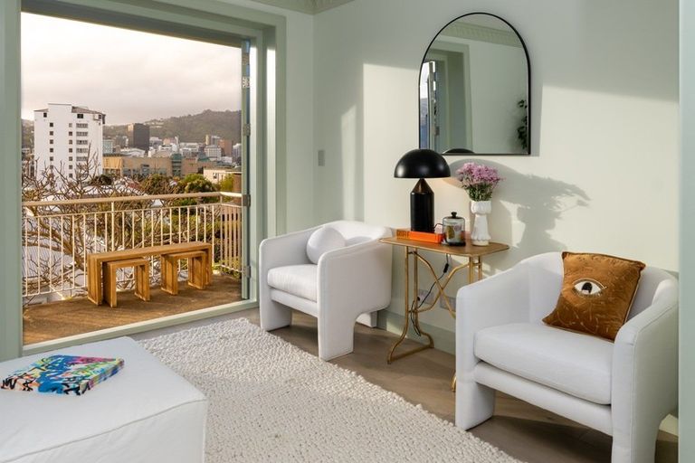 Photo of property in Hamilton Flats, 1/9 Hawker Street, Mount Victoria, Wellington, 6011