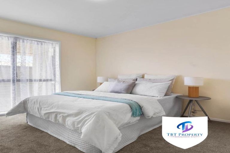 Photo of property in 128 Everglade Drive, Totara Heights, Auckland, 2105