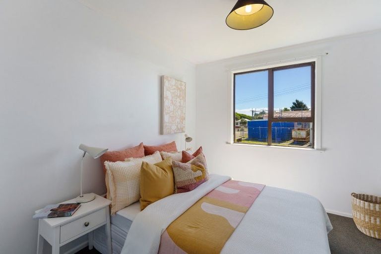 Photo of property in 14 Totara Street, Otaki, 5512