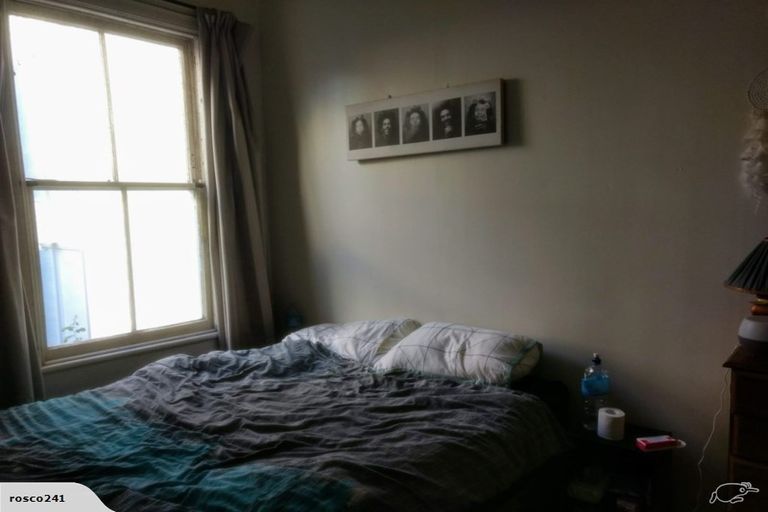 Photo of property in 80 Oriental Parade, Oriental Bay, Wellington, 6011