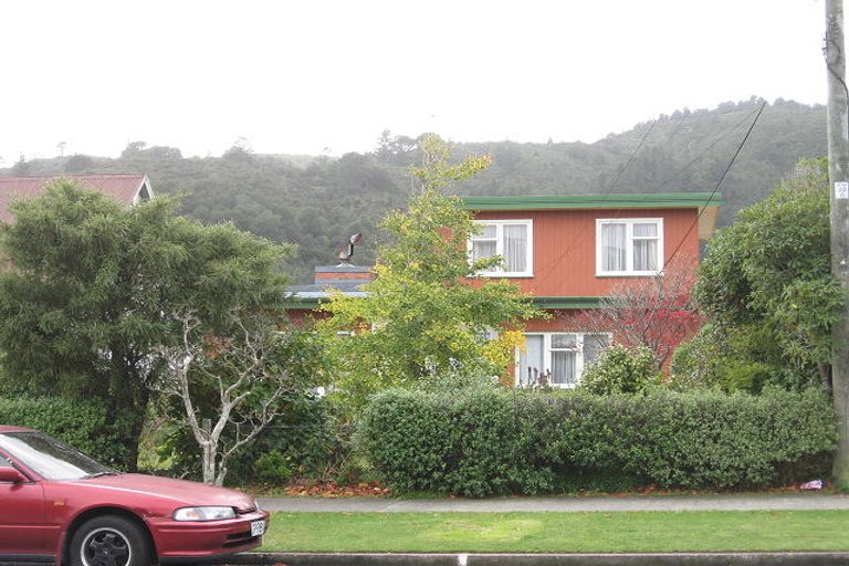 Photo of property in 75 Glen Road, Stokes Valley, Lower Hutt, 5019