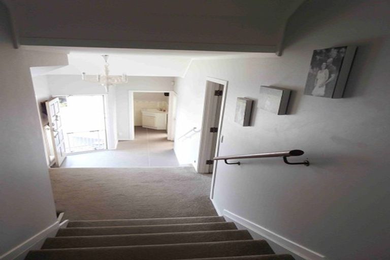 Photo of property in 29 Cairngorm Place, Highland Park, Auckland, 2010