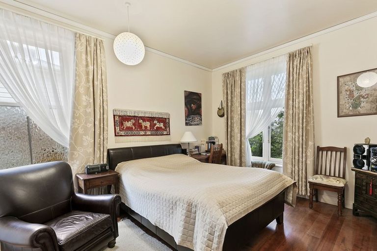 Photo of property in 16a Hadfield Terrace, Kelburn, Wellington, 6012