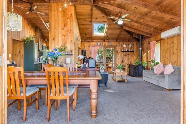 Photo of property in 104 Ringawhati Road, Otaki, 5583