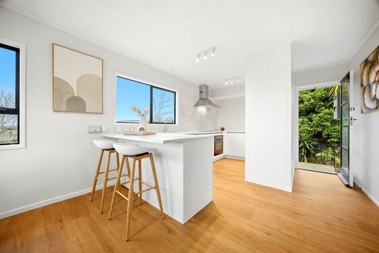 Photo of property in 40 Holmes Drive South, Massey, Auckland, 0614