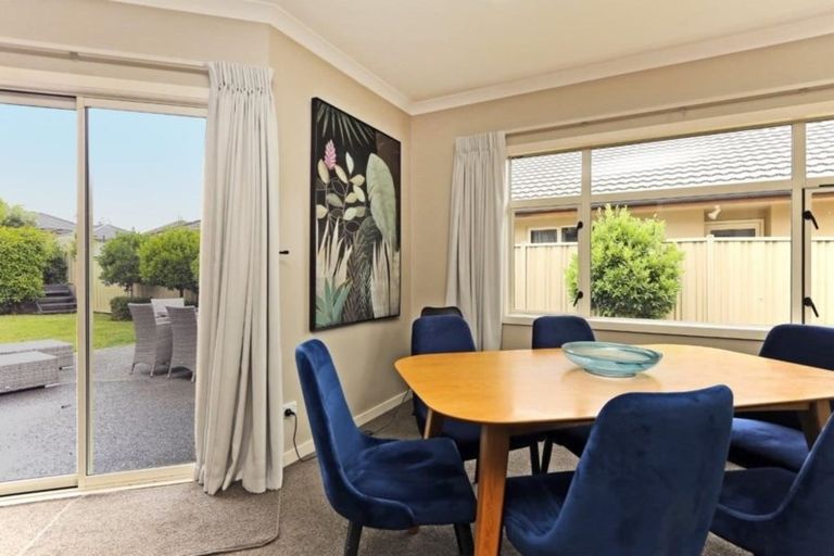 Photo of property in 16 Russell Robertson Drive, Havelock North, 4130