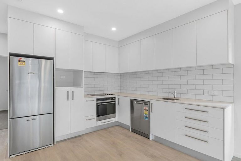 Photo of property in 202/2 Ko Street, Northcote, Auckland, 0627