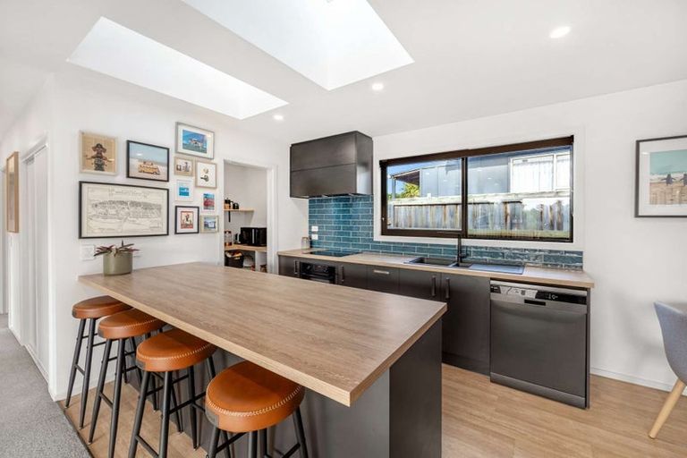 Photo of property in 5 Beach Crescent, Waikuku Beach, 7473