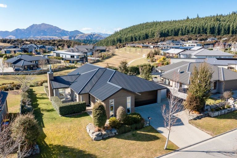 Photo of property in 11 Sunnyside Lane, Wanaka, 9305