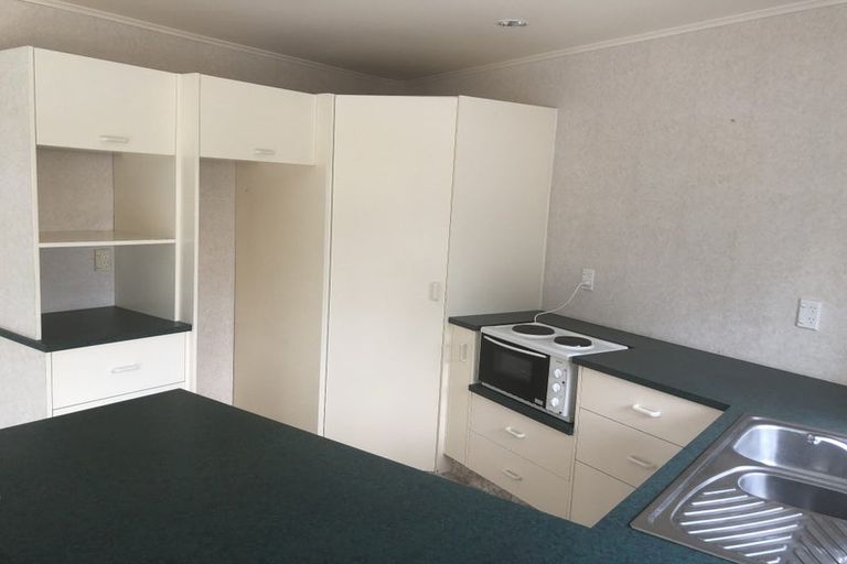 Photo of property in 4 Thornton Place, Melville, Hamilton, 3206