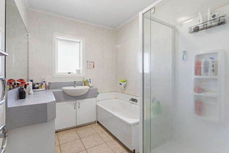 Photo of property in 17 Miles Avenue, Papatoetoe, Auckland, 2025