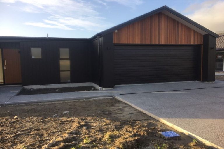 Photo of property in 1 Pohe Street, Waikanae, 5036