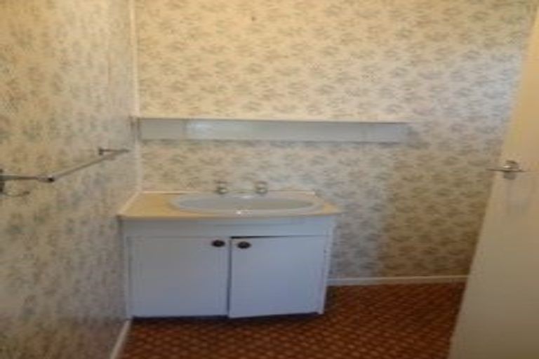 Photo of property in 12 Waitahanui Avenue, Taupo, 3330