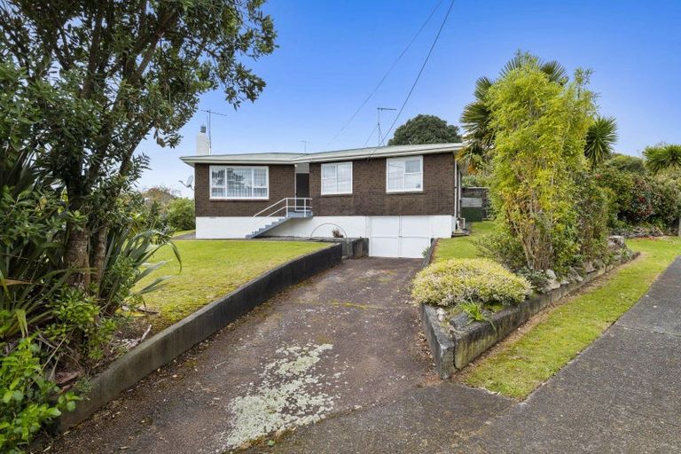 Photo of property in 2 Whakawhiti Street, Marfell, New Plymouth, 4310