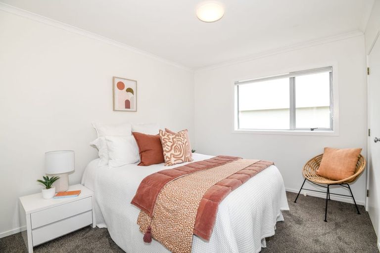 Photo of property in 75 Dress Circle, Newlands, Wellington, 6037