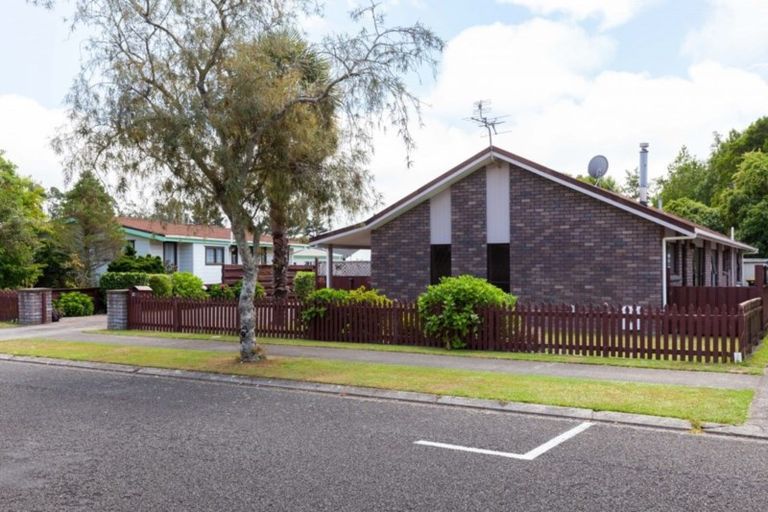 Photo of property in 38 Kowhai Street, Inglewood, 4330