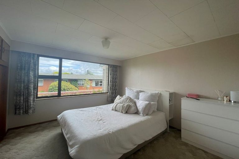 Photo of property in 15 Russell Street, Winton, 9720