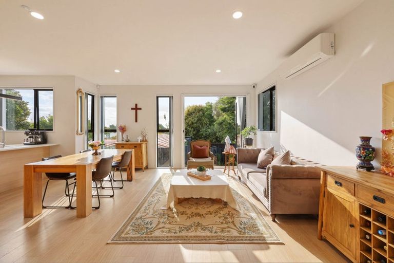 Photo of property in 9e Glenfern Road, Mellons Bay, Auckland, 2014