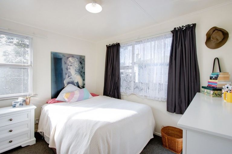 Photo of property in 411 Huia Street, Camberley, Hastings, 4120