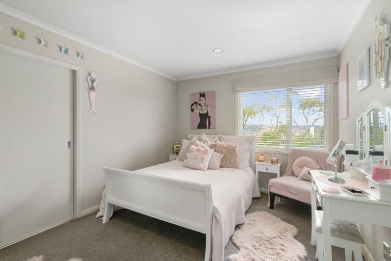 Photo of property in 1 Kingsgate Place, Dannemora, Auckland, 2016