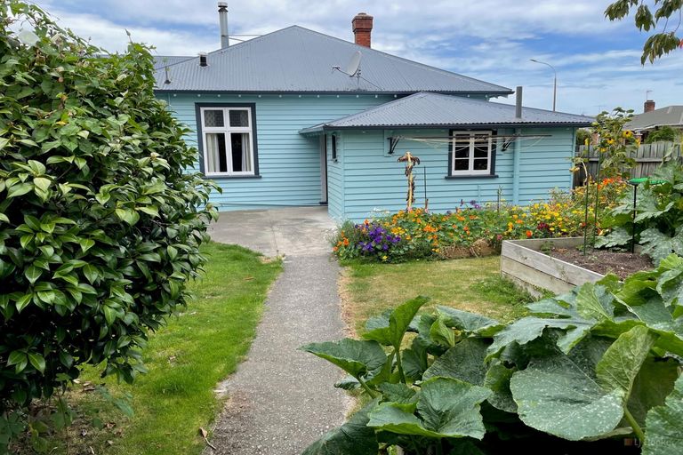 Photo of property in 2 Selwyn Street, Maori Hill, Timaru, 7910