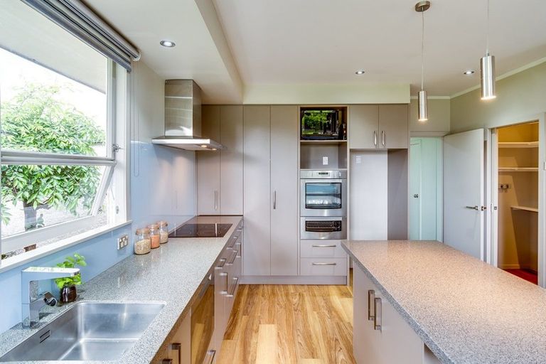 Photo of property in 16 Saint Georges Road, Karamu, Hastings, 4172