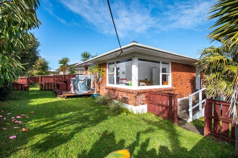 Photo of property in 1/12 Walter Street, Hauraki, Auckland, 0622