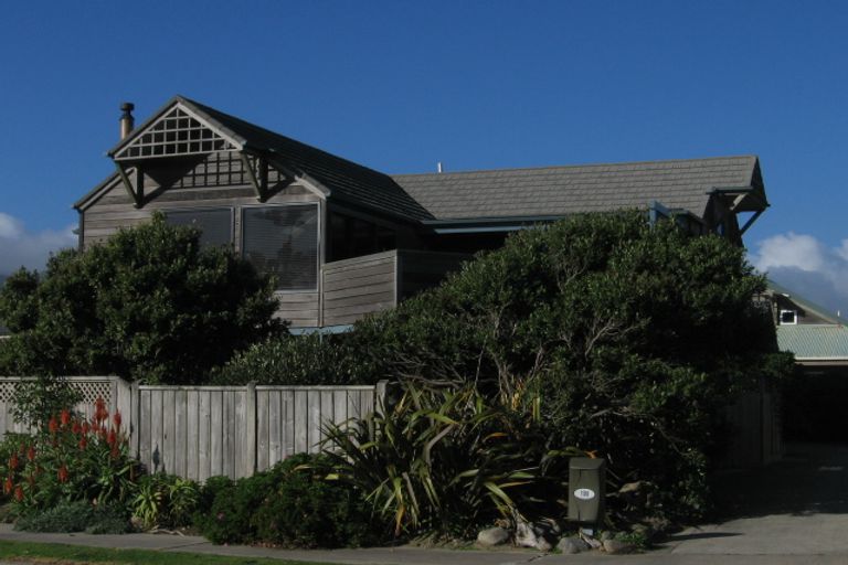 Photo of property in 108a Field Way, Waikanae Beach, Waikanae, 5036