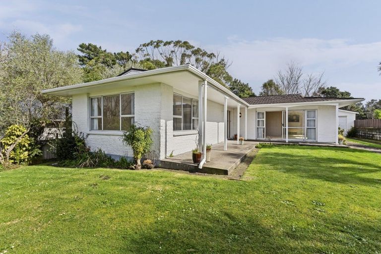 Photo of property in 20 Mayfair Place, Westown, New Plymouth, 4310