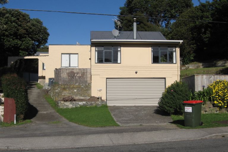 Photo of property in 36 Tiromoana Road, Raumati South, Paraparaumu, 5032