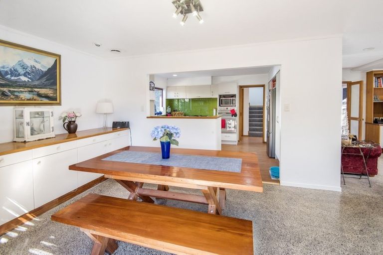 Photo of property in 8a Wicklow Road, Narrow Neck, Auckland, 0622