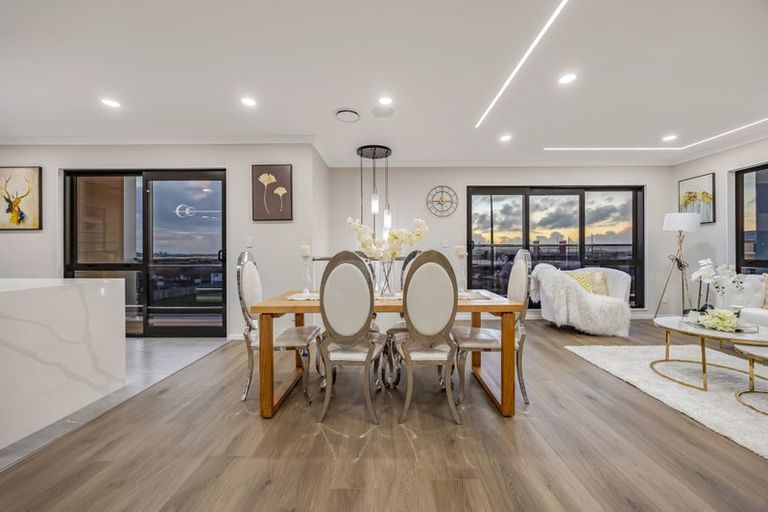 Photo of property in 6 Mill Hill Close, Flat Bush, 2019