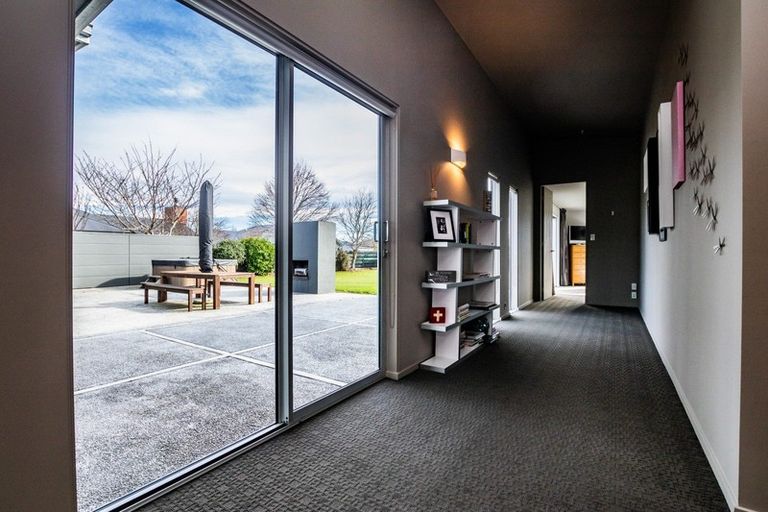 Photo of property in 43 Anne Street, Winton, 9720