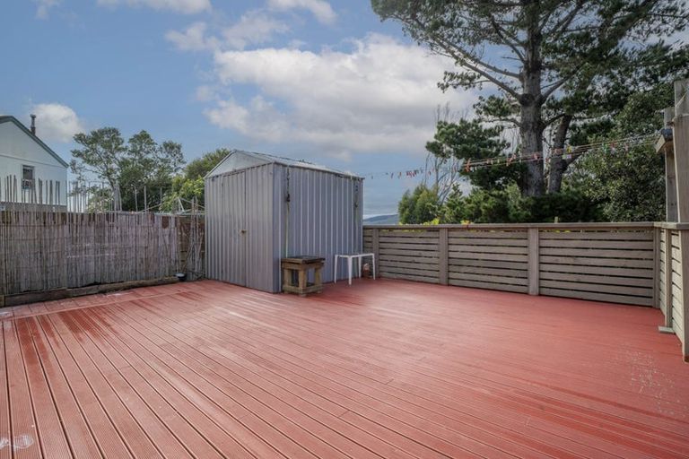 Photo of property in 19 Hollydale Grove, Churton Park, Wellington, 6037