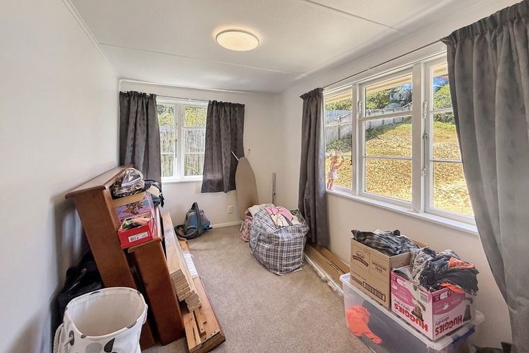 Photo of property in 13 Dorset Grove, Cannons Creek, Porirua, 5024