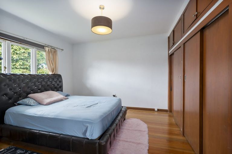 Photo of property in 86 Mcleod Road, Te Atatu South, Auckland, 0610