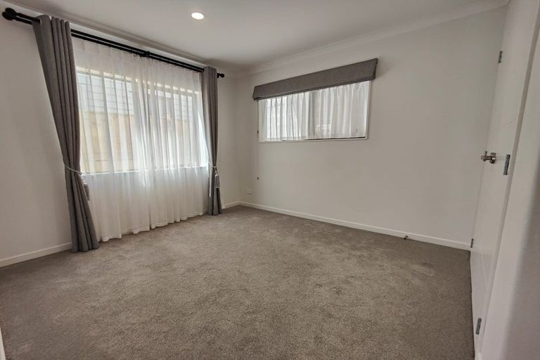 Photo of property in 37 Elevation Street, Flat Bush, Auckland, 2019