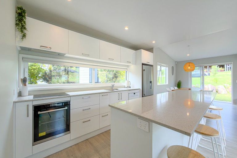 Photo of property in 5 Ross Place, Whiritoa, Whangamata, 3691