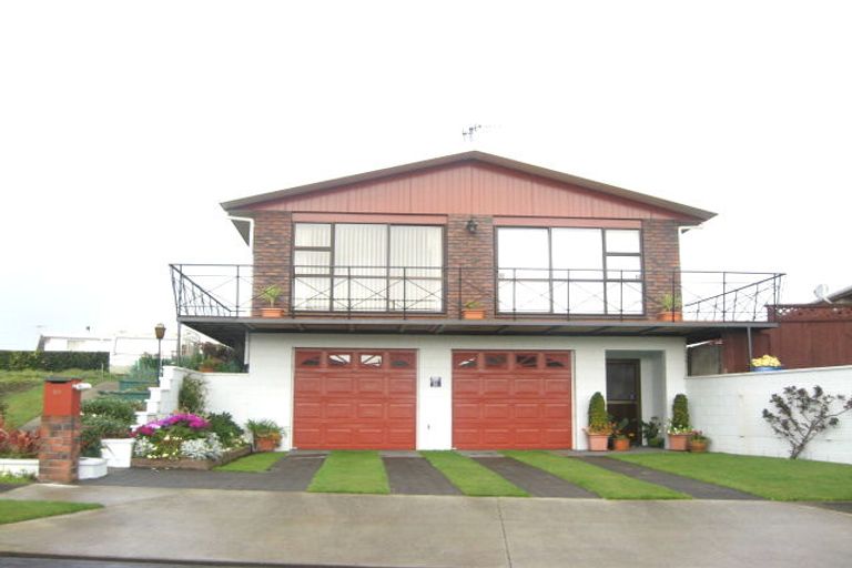 Photo of property in 13 Park Lane, Waitara, 4320