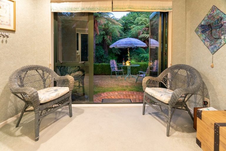 Photo of property in 42 Guildford Drive, Paraparaumu, 5032