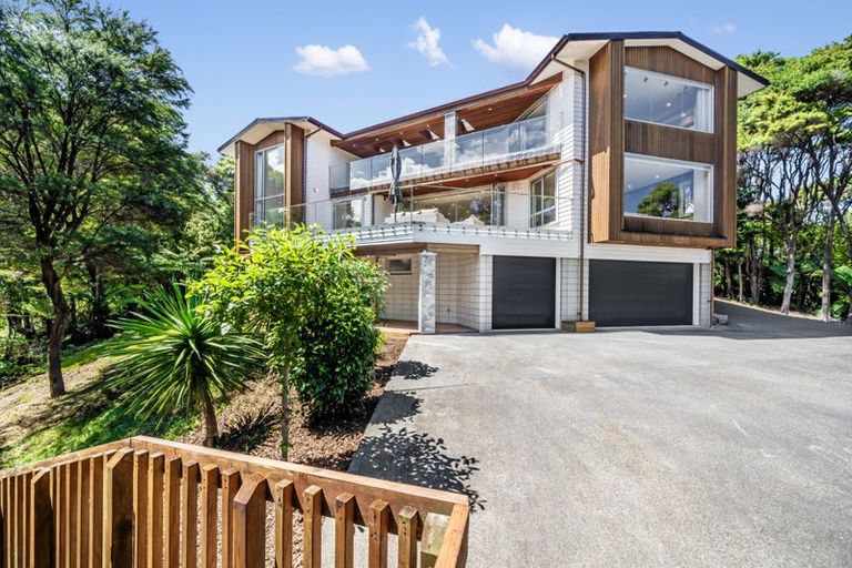 Photo of property in 293b Titirangi Road, Titirangi, Auckland, 0604