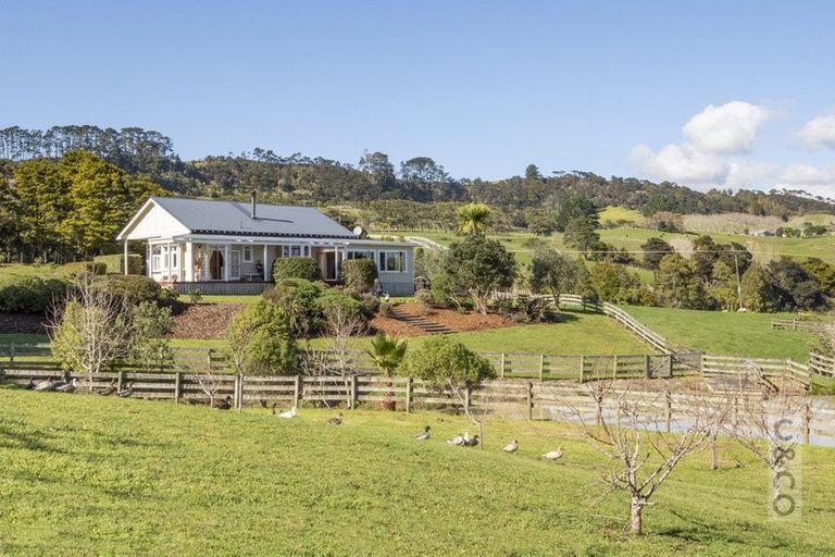 Photo of property in 83 Tarrant Road, Helensville, 0875